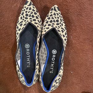 Leopard print pointy toe Rothy’s size 10